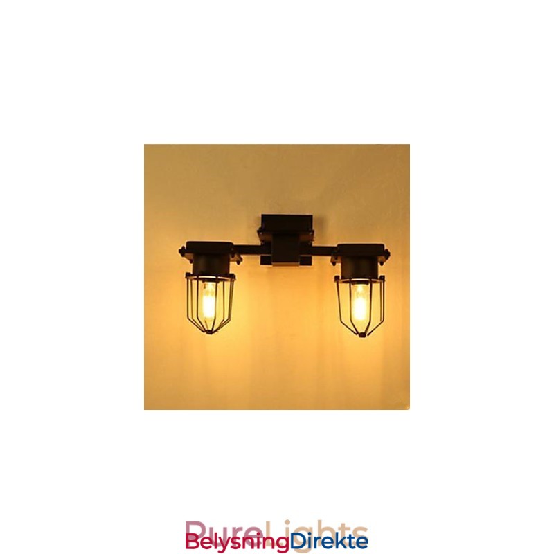 Vegglampe I Smijern Til Gangen, Hodeenden Av En Seng