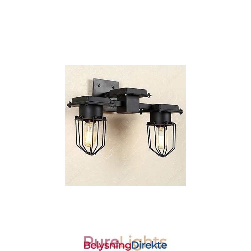 Vegglampe I Smijern Til Gangen, Hodeenden Av En Seng