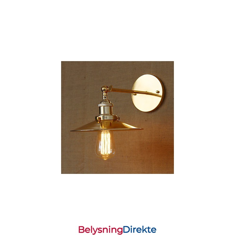 Minimalistisk Industriell Villa I Nostalgisk Gyllen Paraply Foran Kirkegangen, Dekorert Vegg