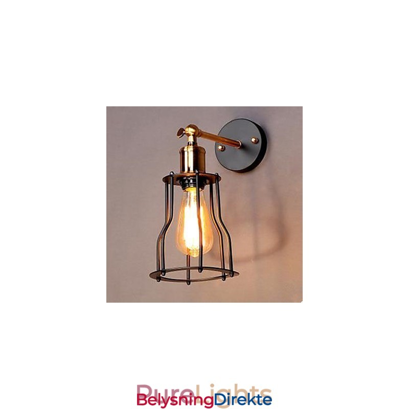 Litteratur- Og Kunstkarakterdesigner Vegglampe I Jernramme