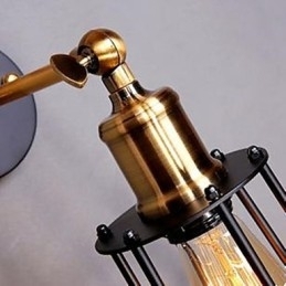 Litteratur- Og Kunstkarakterdesigner Vegglampe I Jernramme