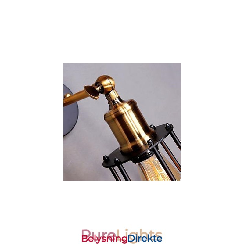 Litteratur- Og Kunstkarakterdesigner Vegglampe I Jernramme