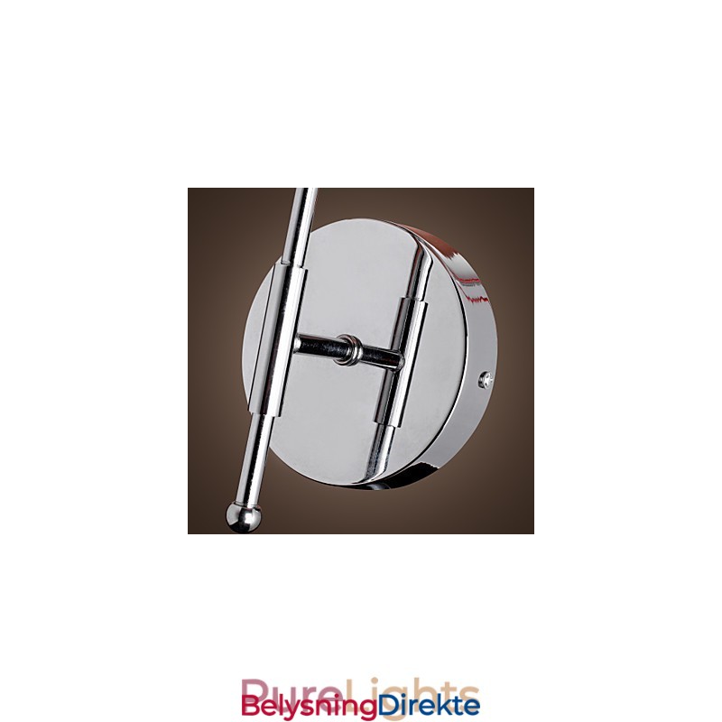 Enkelt Designet Vegglampe I Varmt Lys