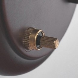 Jernvegglampe Med Stoffskjerm I Én Lyskilde