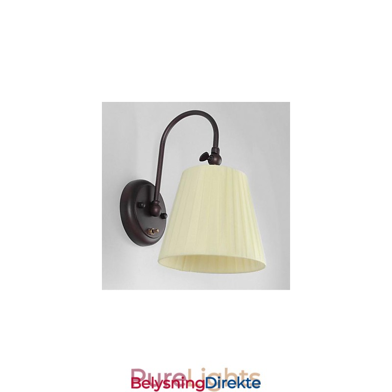 Jernvegglampe Med Stoffskjerm I Én Lyskilde