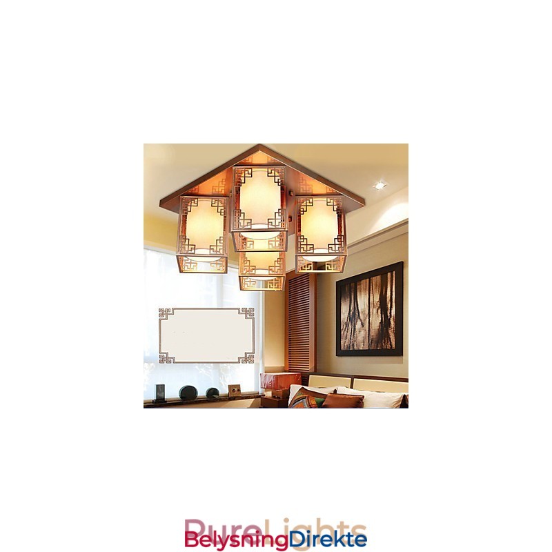 En Kinesisk Stillampe Med Jerntakbelysning Og Atmosfære