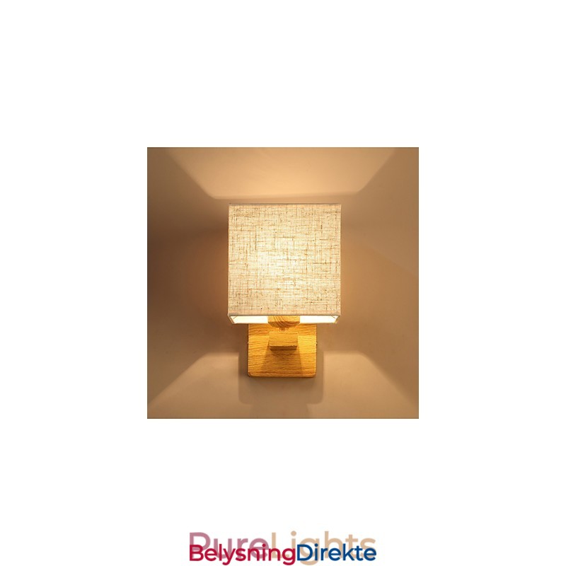 Minimalistisk Bordlampe I Massivt Tre Nattbordslampe