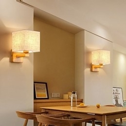 Minimalistisk Bordlampe I Massivt Tre Nattbordslampe