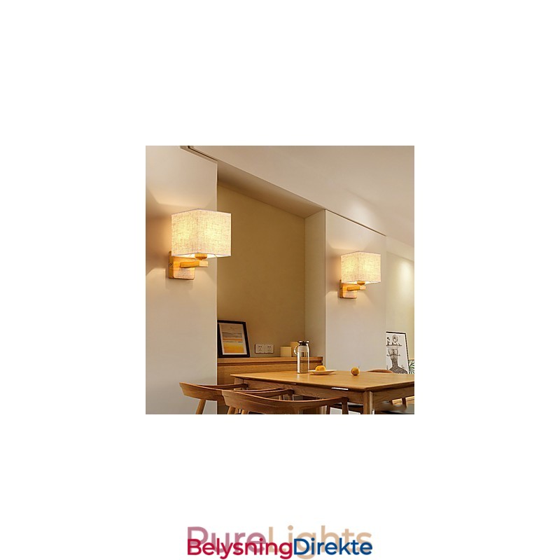 Minimalistisk Bordlampe I Massivt Tre Nattbordslampe