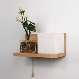 Vegglampe I Tre I Landlig Stil Med Bryter