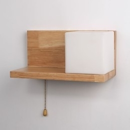 Vegglampe I Tre I Landlig Stil Med Bryter