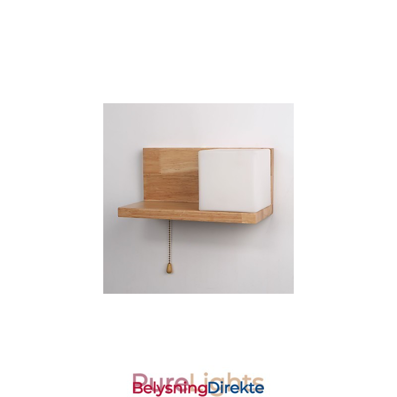 Vegglampe I Tre I Landlig Stil Med Bryter