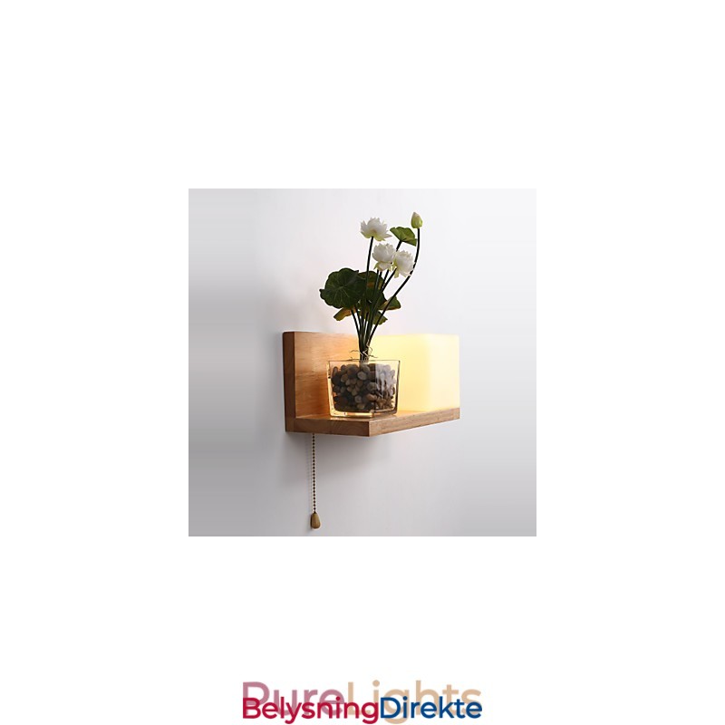 Vegglampe I Tre I Landlig Stil Med Bryter