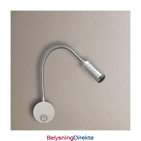 Vegglampen Til Vegglampen Til Hodet På Slangesengen Er Opplyst Av Lysleselampen