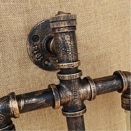 Amerikansk Tema Restaurantbar Strykejern Med Bryter Vannrør Vinflaske Vegglampe Gjennomsiktig