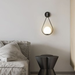 Moderne Globeformet Vegglampe I Glass Med Svart Vanndråpeform