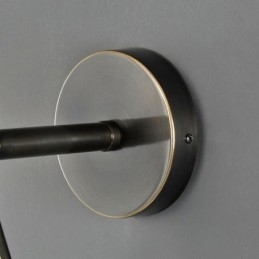 Moderne Globeformet Vegglampe I Glass Med Svart Vanndråpeform