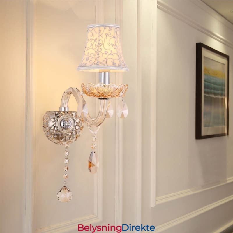 Elegant Krystallvegglampe I Europeisk Stil I Midtgangen