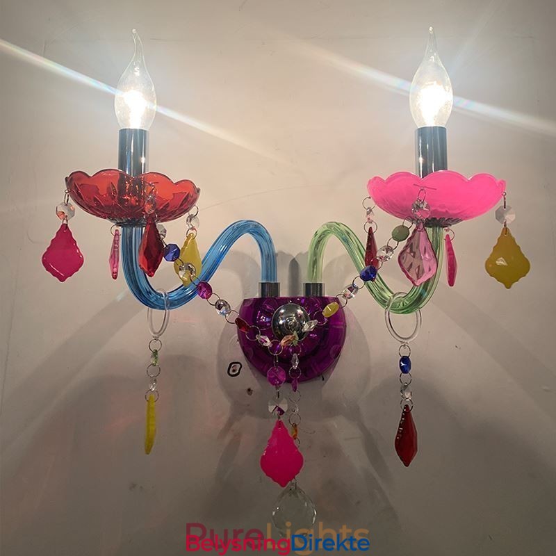 Fargerik Krystalllampe Med To Lys I Europeisk Midtgang