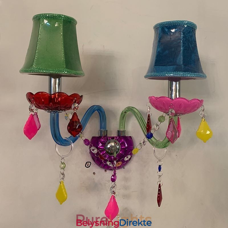 Fargerik Krystalllampe Med To Lys I Europeisk Midtgang