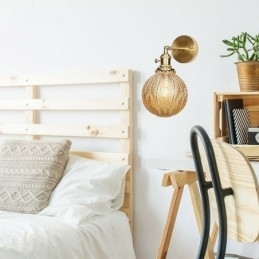 Moderne Bønnevegglampe Med Kuleformet Glassskjerm