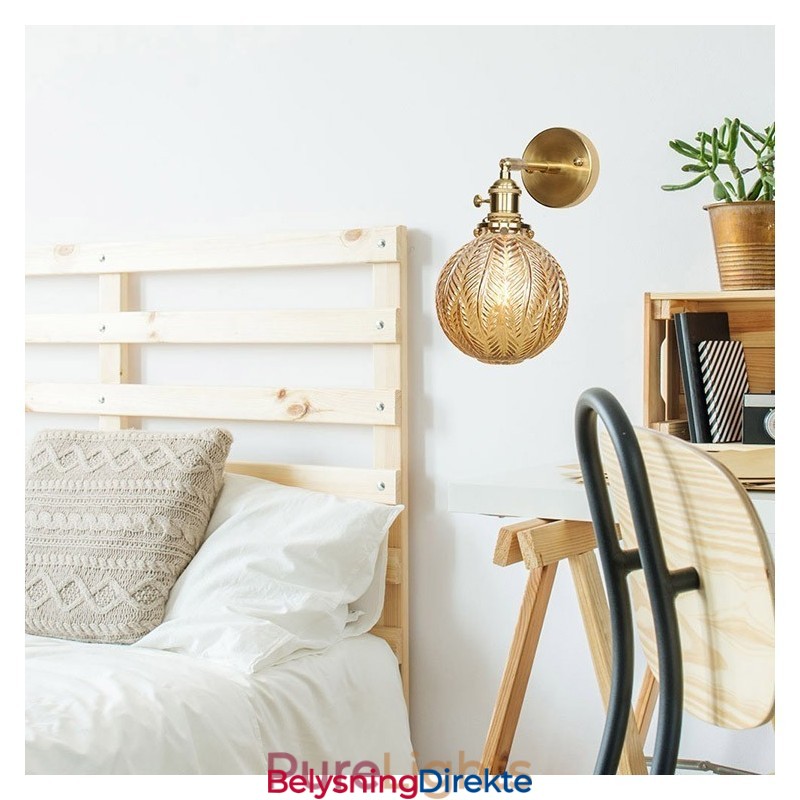 Moderne Bønnevegglampe Med Kuleformet Glassskjerm