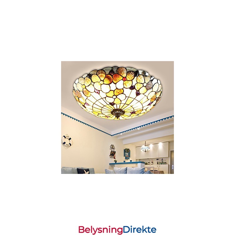 Middelhavsskjellene Absorberer Kuppellyset I Den Landlige Skorsteinen