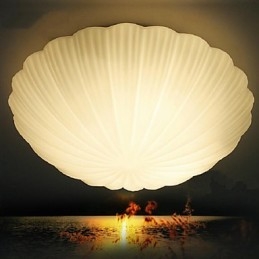 De Nordiske Kreative Glassskallene For Å Absorbere Kuppellys