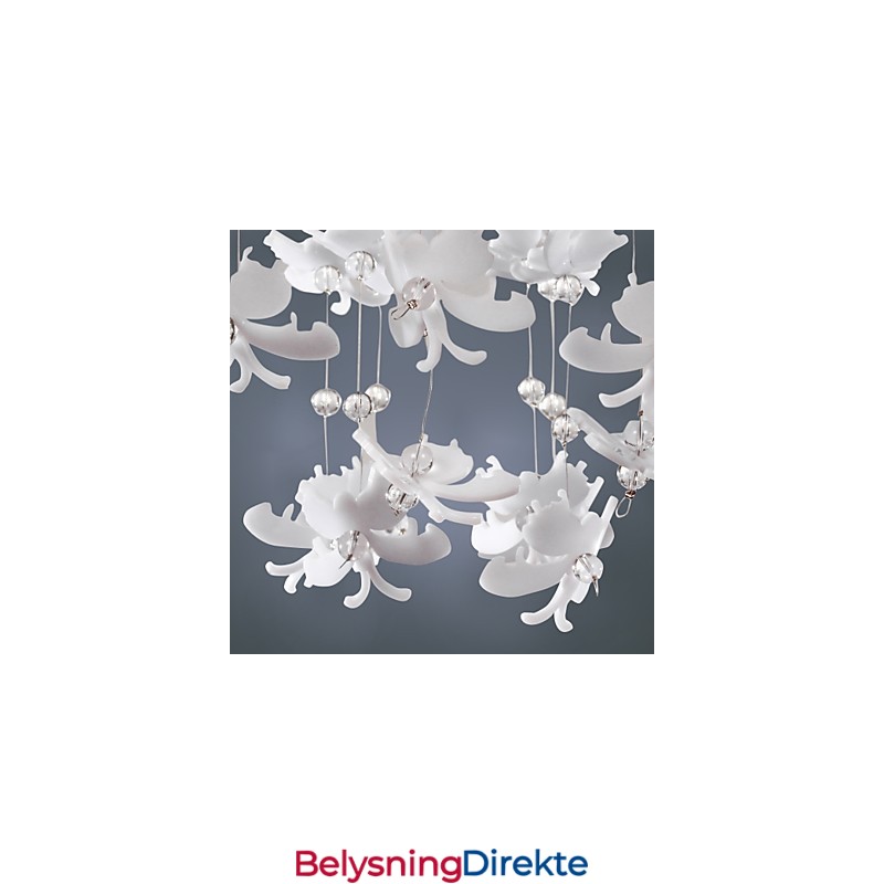 Moderne Halvinnfelt Lampe Med Sommerfuglskjerm Og 3 Lys