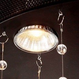 Moderne Halvinnfelt Lampe Med Sommerfuglskjerm Og 3 Lys