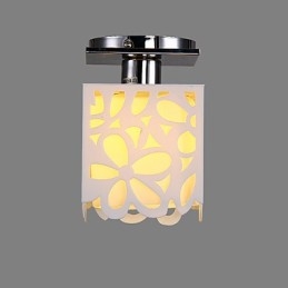 Rustikk Hytte I Ministil Med Galvanisert Innfelt Lampe