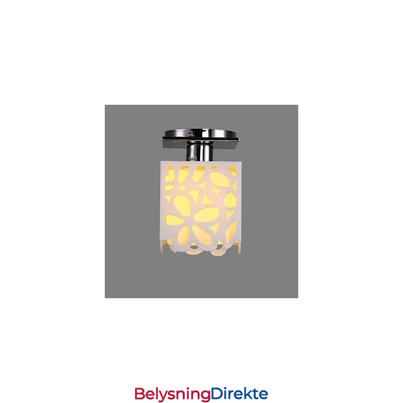 Rustikk Hytte I Ministil Med Galvanisert Innfelt Lampe