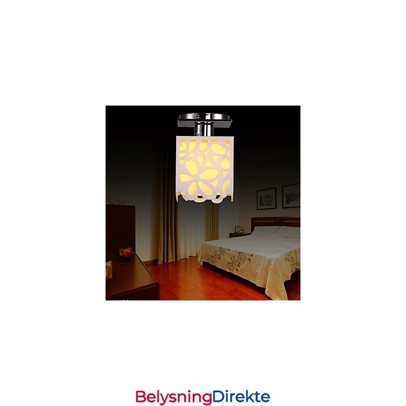 Rustikk Hytte I Ministil Med Galvanisert Innfelt Lampe