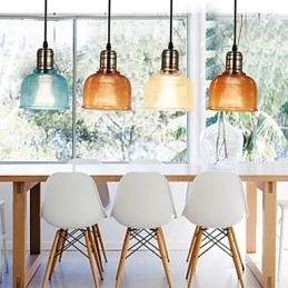 Nordisk Liten Dråpeformet Lysekrone I Farget Glass Som Gjenoppretter Gamle Skikker