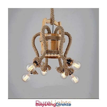 Kreativ Lampe I Trefat Med Lysekrone