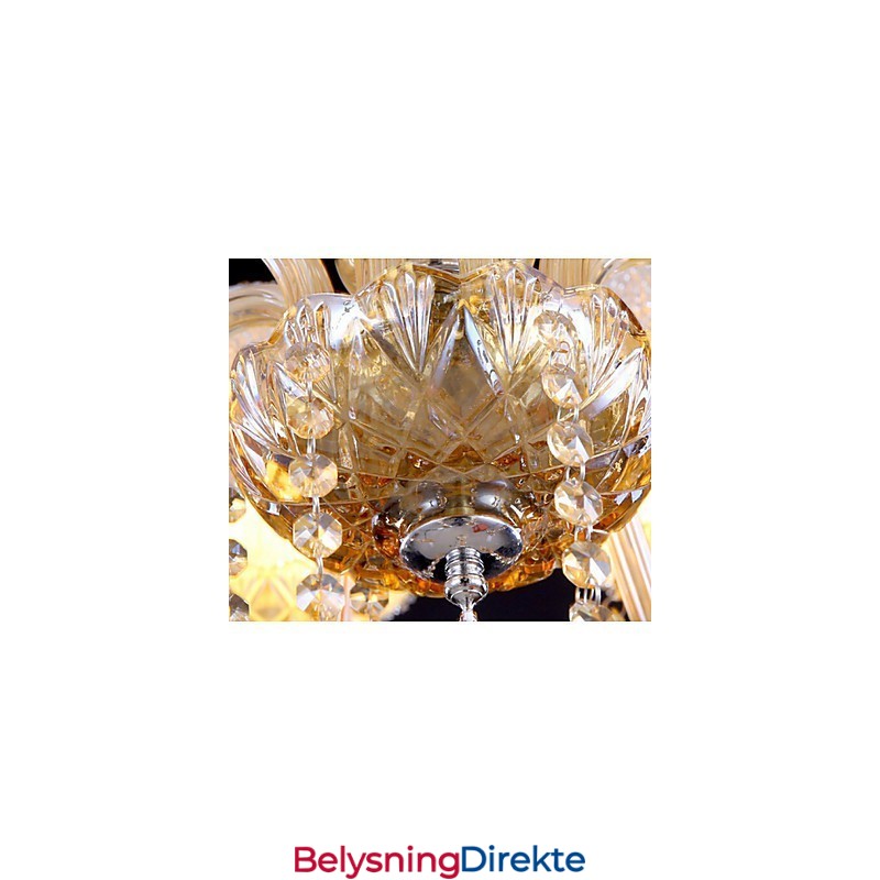 Elegant Krystalllysekrone Med 6 Lys I Ravfarget Farge Til Hjemmet