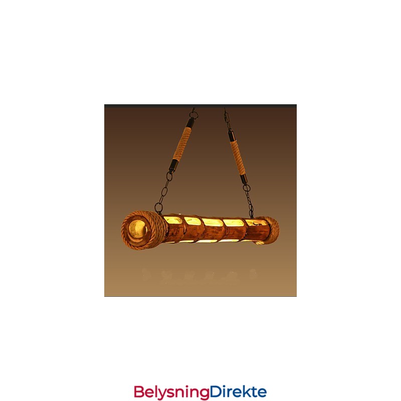 Dekorativ Utskjæring Av Bambuslysekrone I Kaffehage