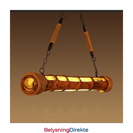 Dekorativ Utskjæring Av Bambuslysekrone I Kaffehage