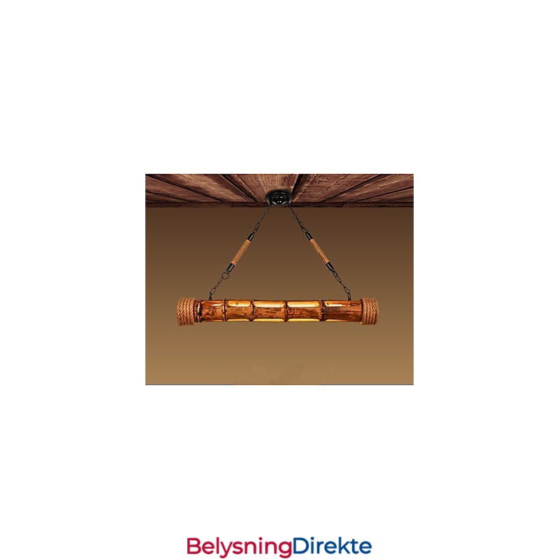 Dekorativ Utskjæring Av Bambuslysekrone I Kaffehage