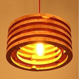 Lysekrone I Tre, Tre, Med Piletre