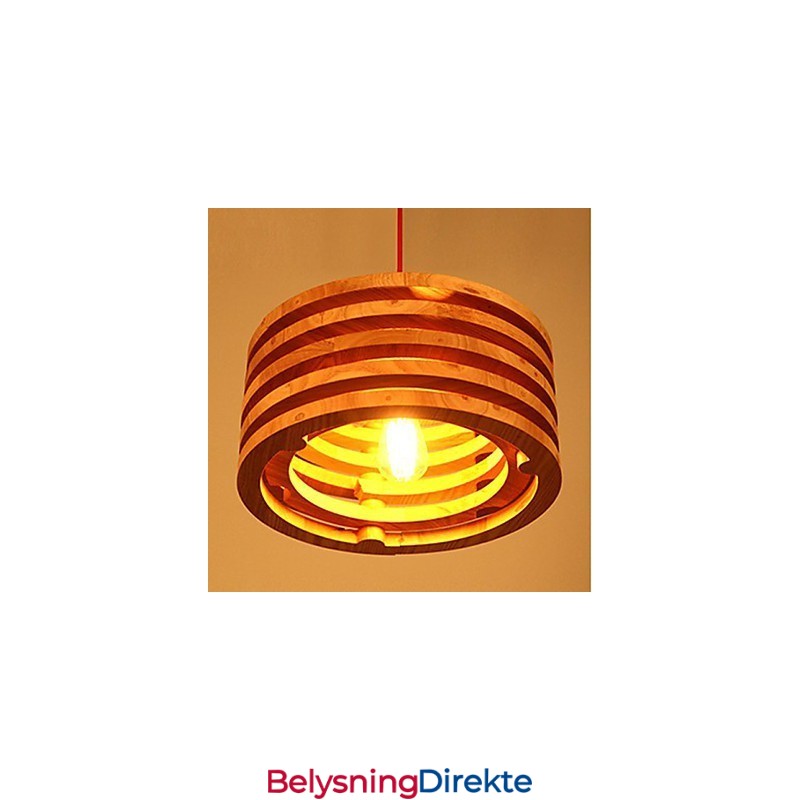 Lysekrone I Tre, Tre, Med Piletre